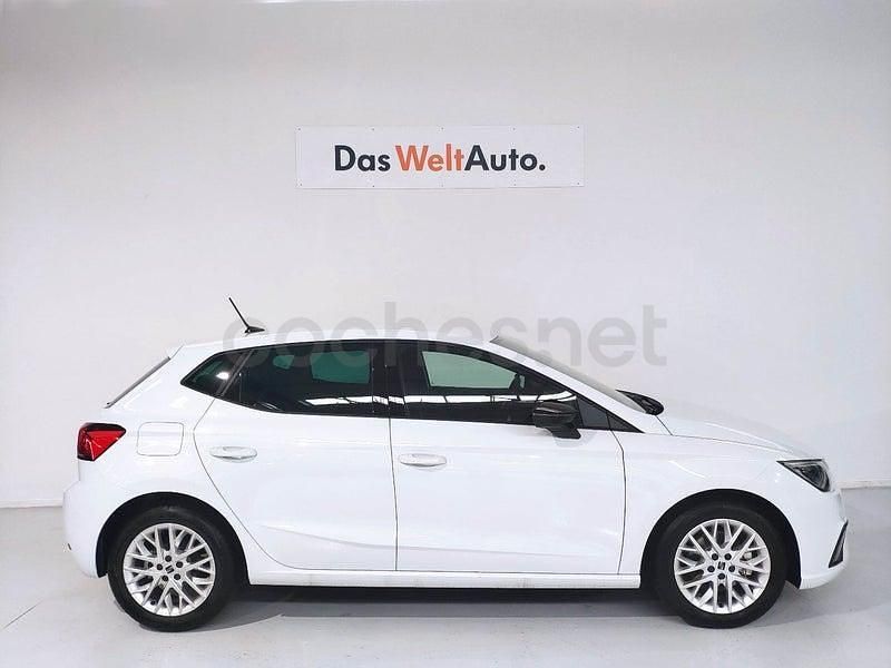 Usado Seat Ibiza FR 115 CV (84 kW) 2025 Blanco Utilitario
