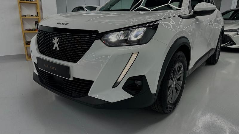 Usado Peugeot 2008 Active 110 CV (80 kW) 2021 Blanco SUV