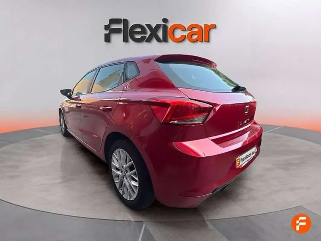 Usado Seat Ibiza Reference 95 CV (69 kW) 2019 Rojo Utilitario