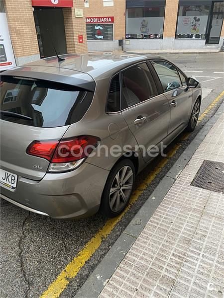 Usado Citroën C4 Feel 99 CV (72 kW) 2015 Marrón Berlina