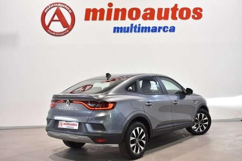 Usado Renault Arkana Business 141 CV (103 kW) 2022 Gris SUV
