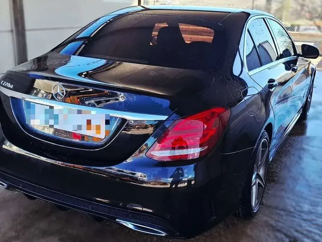 Usado Mercedes C220 AMG 170 CV (125 kW) 2016 Negro Berlina
