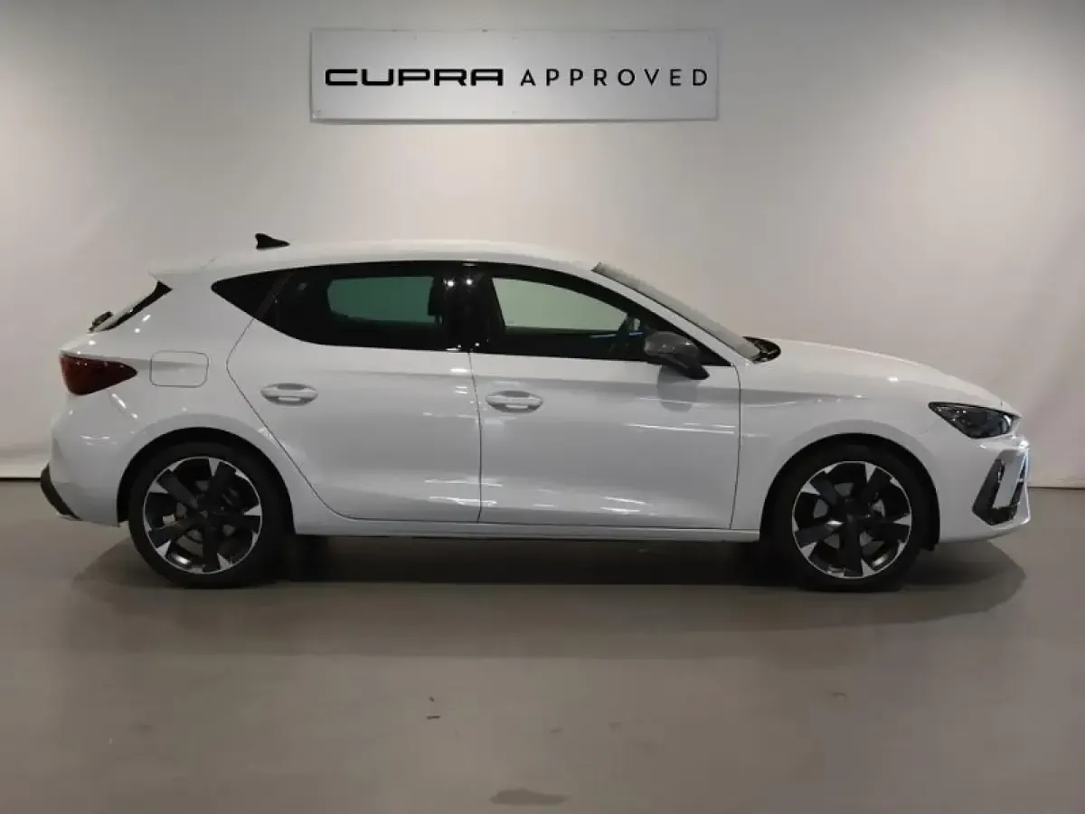 Usado Cupra Leon 150 CV (110 kW) 2025 Blanco