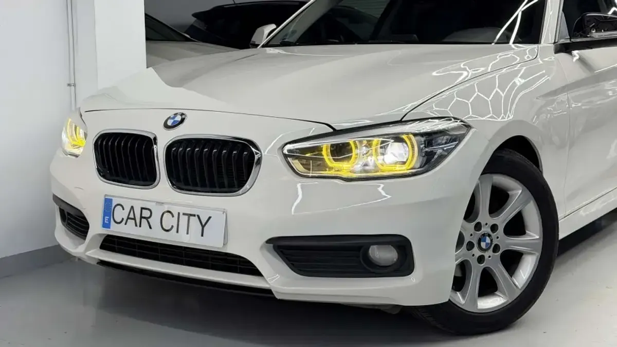Usado BMW 118 Sport Line 150 CV (110 kW) 2016 Blanco Utilitario