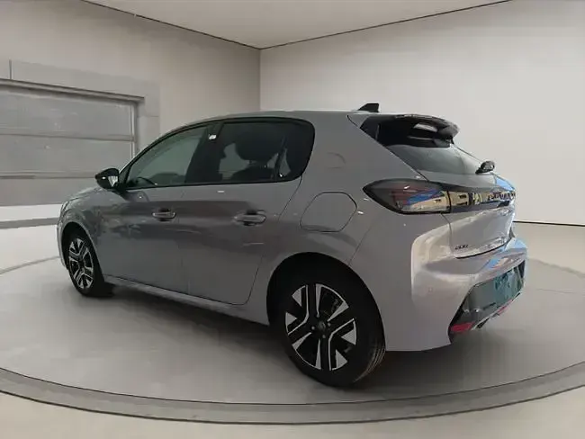 Nuevo Peugeot 208 Allure 110 CV (80 kW) 2026 Gris Utilitario