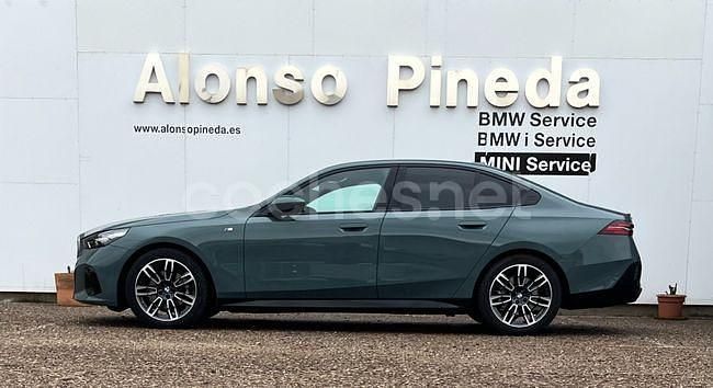 Usado BMW 520 Comfort Edition 197 CV (144 kW) 2025 Gris / plata Berlina