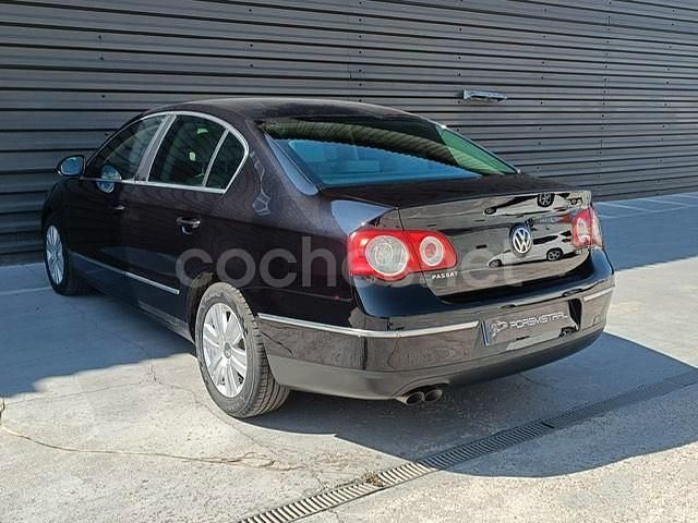 Usado VW Passat R-line 140 CV (102 kW) 2009 Negro Berlina