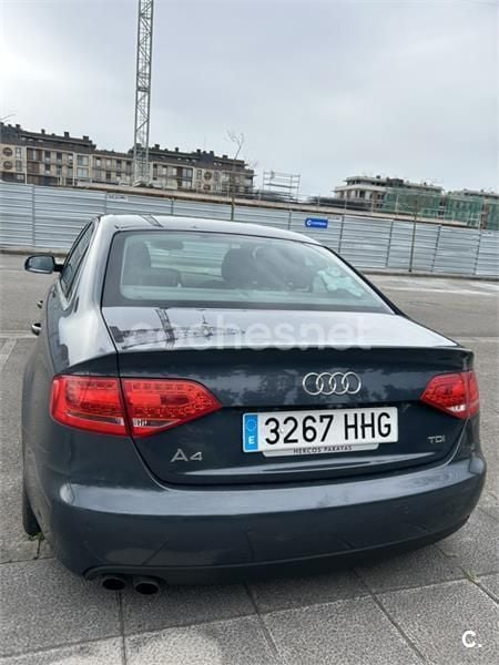 Usado Audi A4 136 CV (100 kW) 2011 Gris / plata Berlina