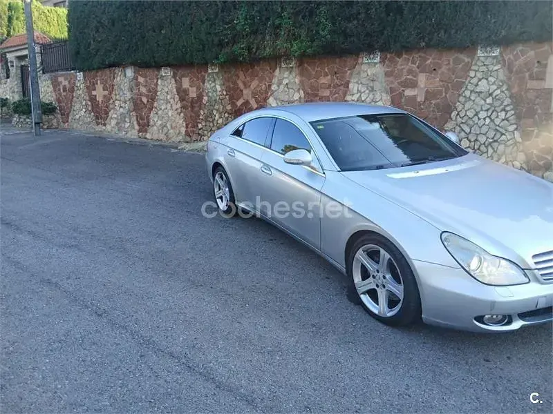 Usado Mercedes CLS350 272 CV (200 kW) 2005 Gris / plata Berlina