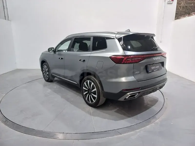 Nuevo Ebro s800 Luxury 279 CV (205 kW) 2026 Gris / plata SUV