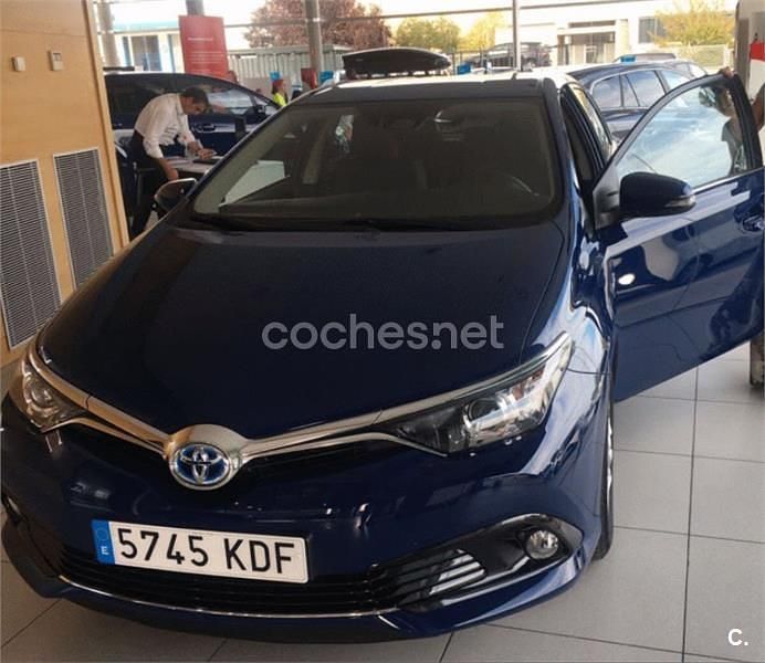 Azul Usado 2017 Toyota Auris Hybrid Active Familiar | 15.900 € (Precio justo) - Imagen 1/4