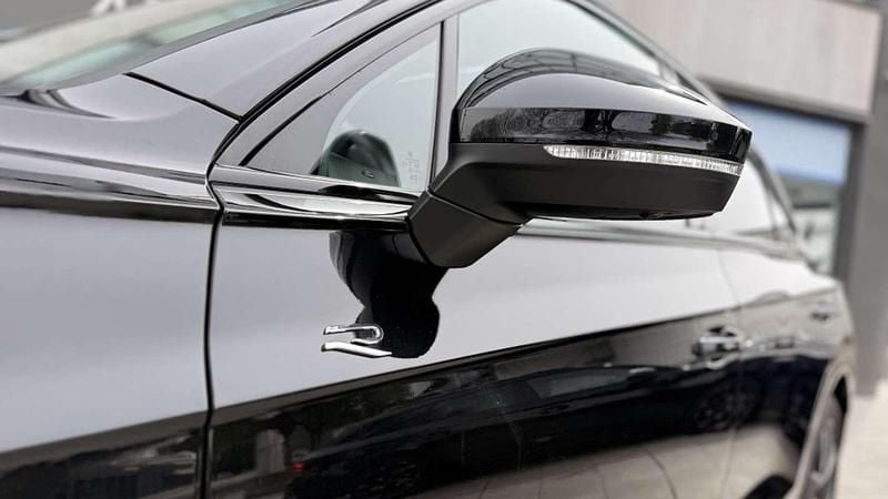 Usado VW Touareg R 462 CV (339 kW) 2024 Negro SUV