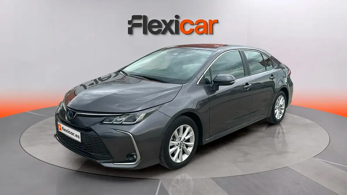 Usado Toyota Corolla Eco 140 CV (102 kW) 2024 Gris Berlina