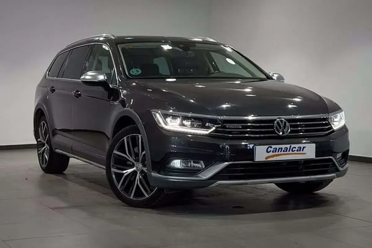 Usado VW Passat Alltrack 272 CV (200 kW) 2019 Gris Familiar