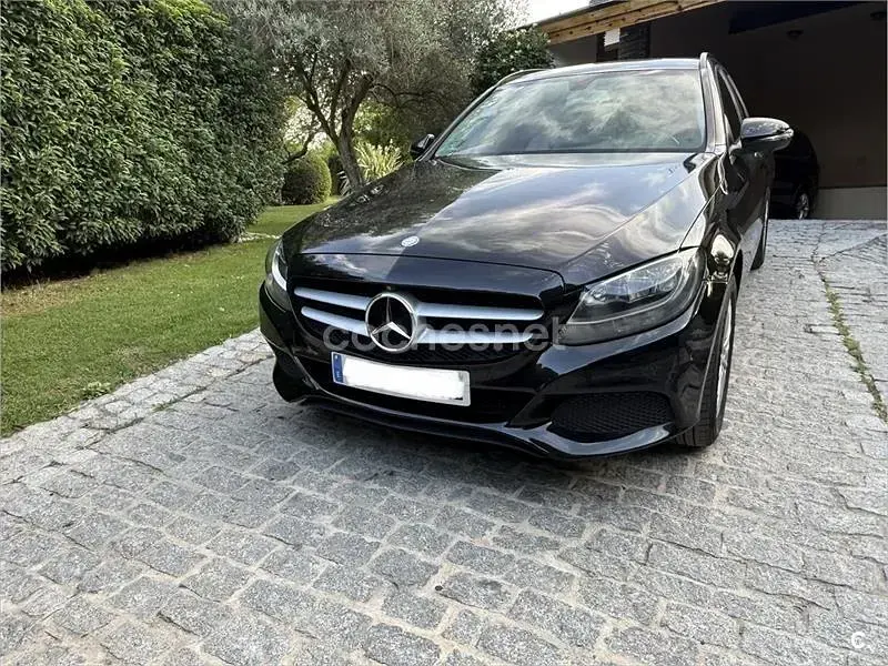 Usado Mercedes C200 150 CV (110 kW) 2018 Negro Familiar