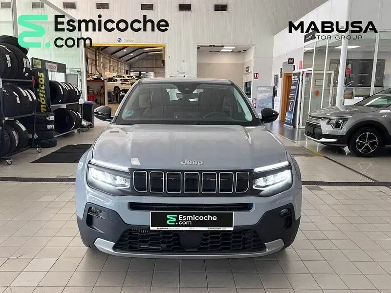 Usado Jeep Avenger Altitude 100 CV (73 kW) 2025 Gris / plata SUV