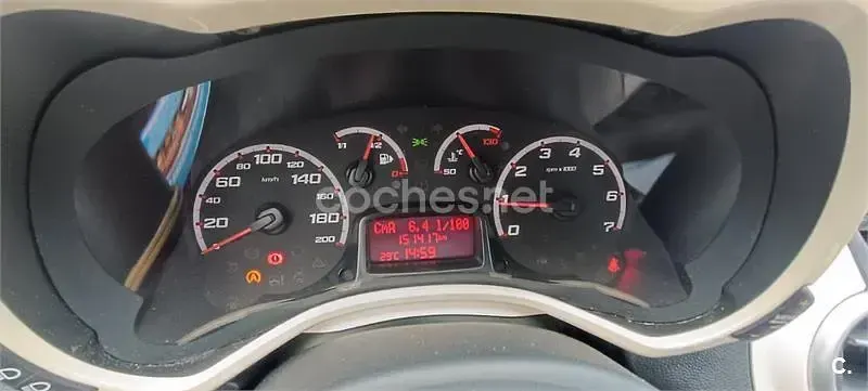 Usado Ford Ka 69 CV (50 kW) 2015 Rojo Berlina