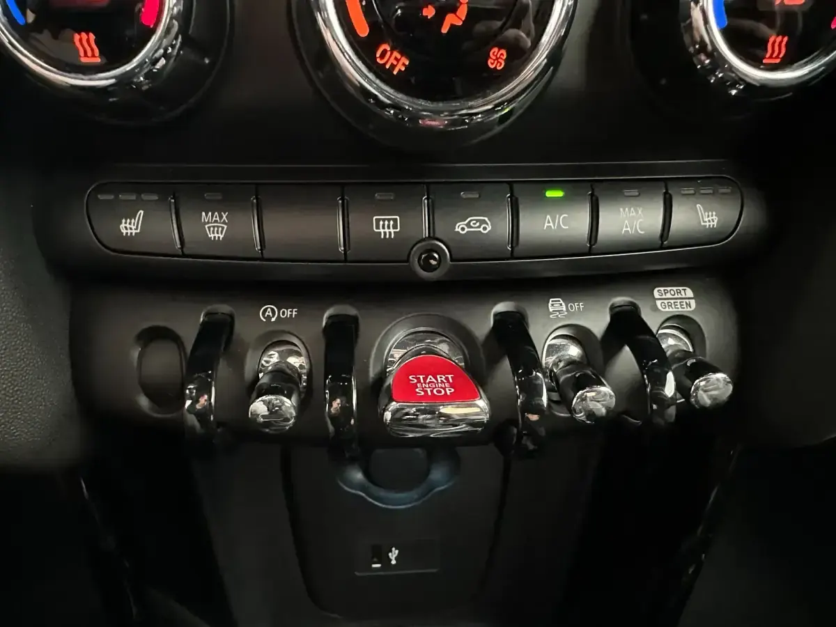 Usado Mini Cooper S 178 CV (130 kW) 2021 Rojo Utilitario