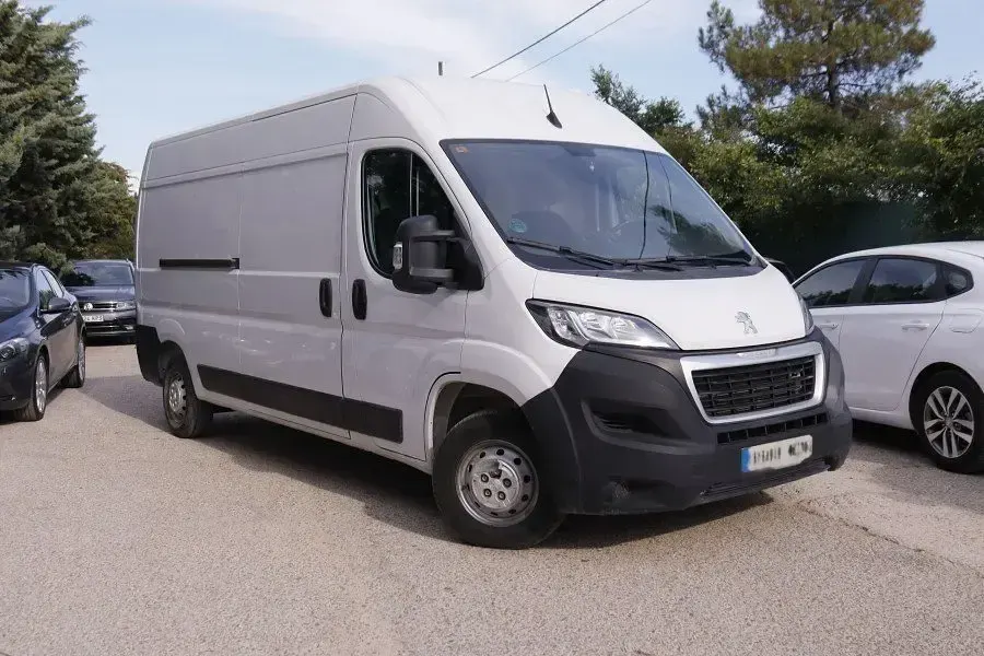 Usado Peugeot Boxer 140 CV (102 kW) 2023 Blanco Van