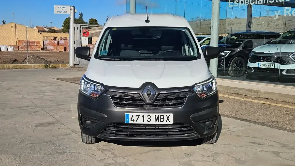 Usado Renault Express 75 CV (55 kW) 2022 Blanco Monovolumen