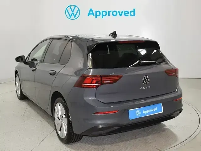 Usado VW Golf VIII 115 CV (84 kW) 2025 Gris Berlina