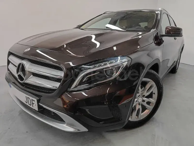 Usado Mercedes GLA200 AMG Edition 1 136 CV (100 kW) 2015 Marrón SUV