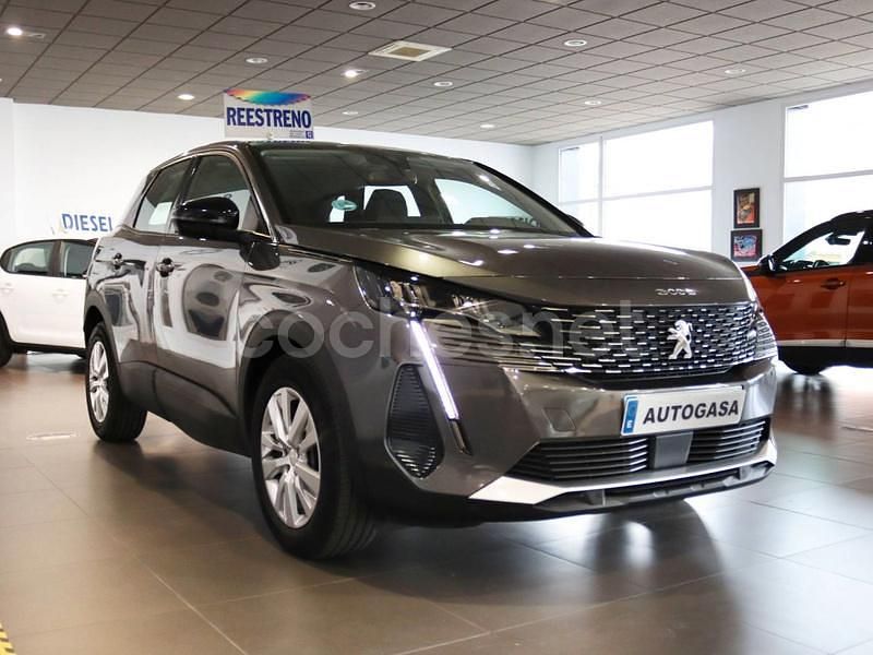Usado Peugeot 3008 Allure 130 CV (95 kW) 2021 Gris / plata SUV