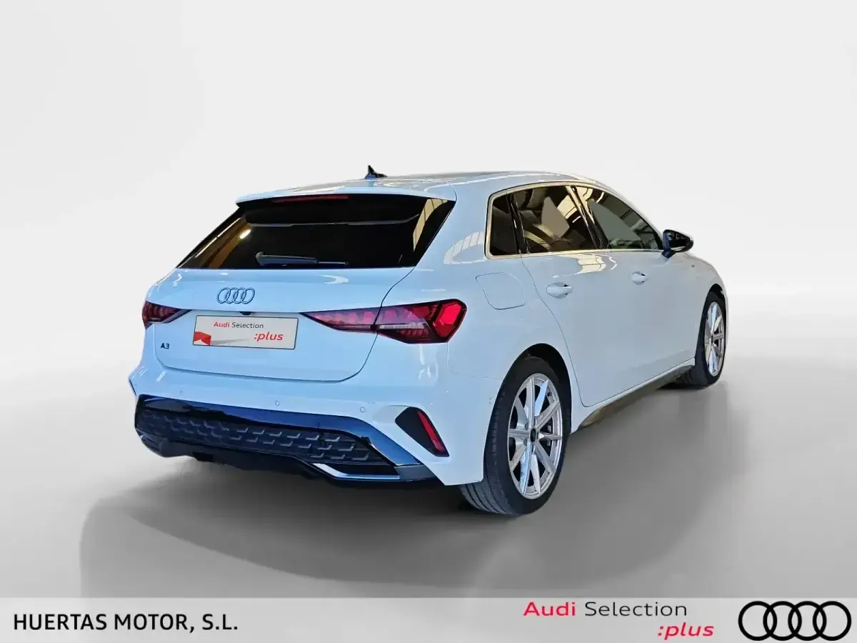 Usado Audi A3 S-Line 150 CV (110 kW) 2025 Blanco Berlina