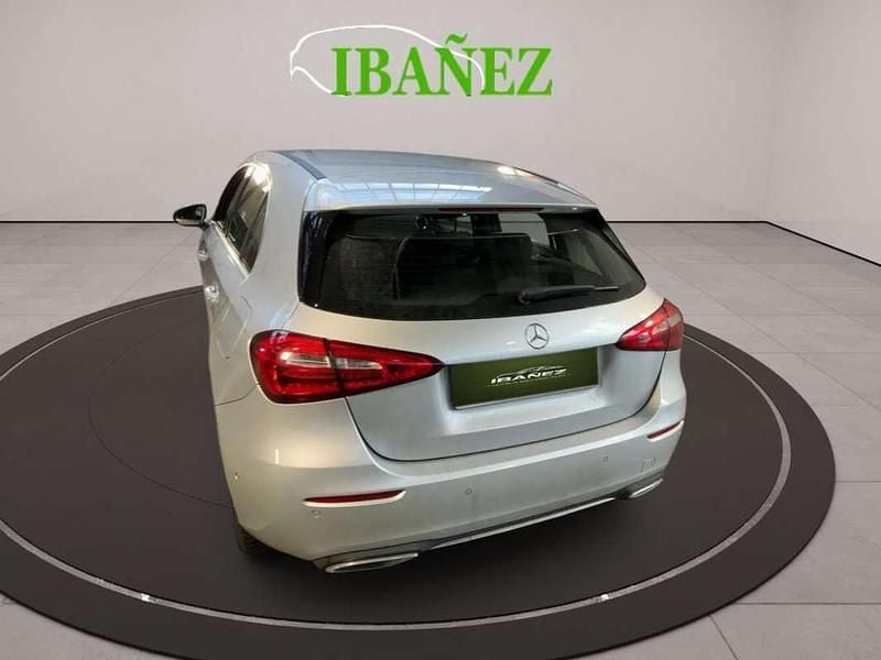 Usado Mercedes A200 163 CV (119 kW) 2018 Gris Utilitario
