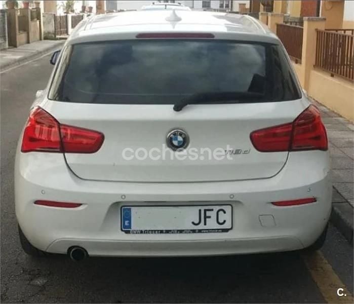 Blanco Usado 2015 BMW 118 Utilitario | 12.900 € (Un poco caro) - Imagen 1/3