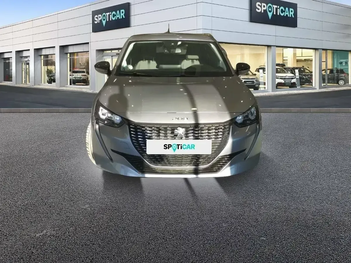 Usado Peugeot 208 Allure 100 CV (73 kW) 2023 Gris Utilitario