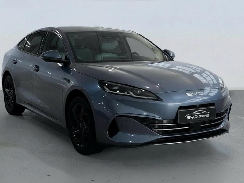 Usado BYD Seal Comfort 212 CV (155 kW) 2025 Azul Familiar