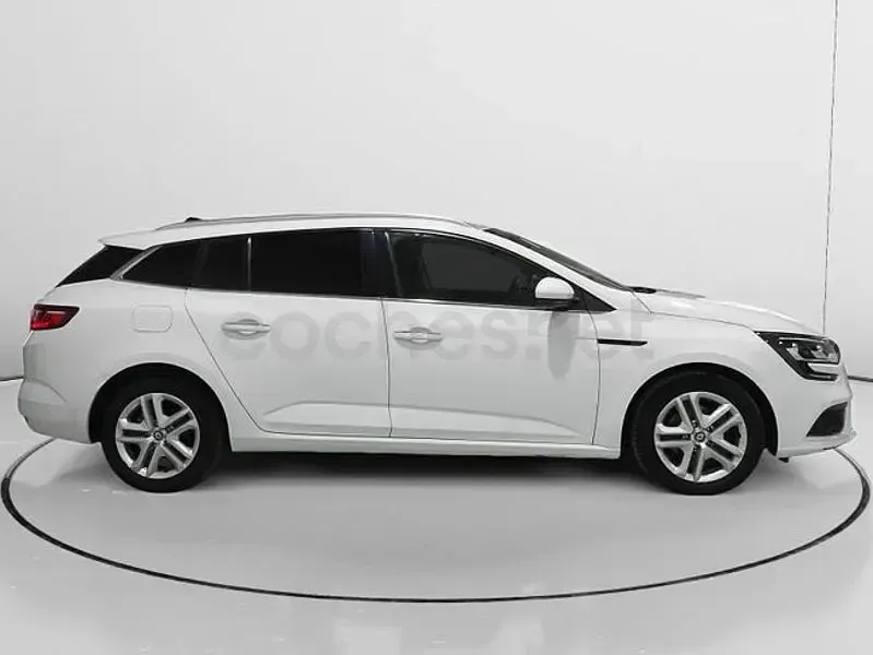 Usado Renault Mégane GrandTour Business 115 CV (84 kW) 2020 Blanco Familiar