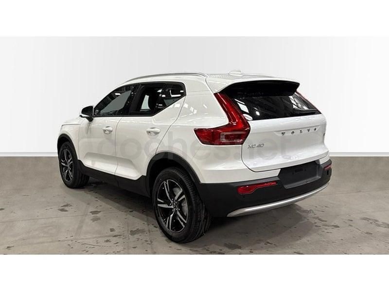 Ny Volvo XC40 Core 163 HK (119 kW) 2025 Hvid SUV