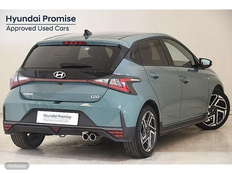 Usado Hyundai i20 N Line 80 CV (58 kW) 2024 Mangrove green (metalizado) Berlina