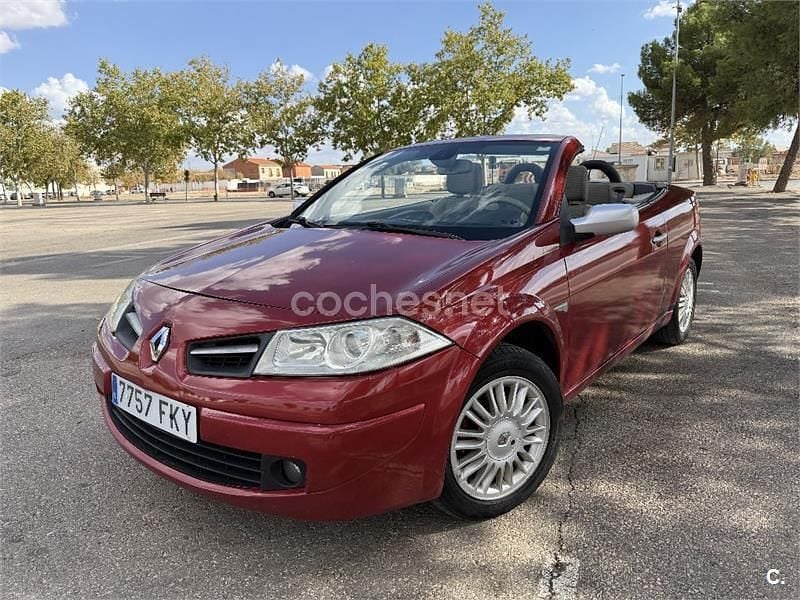 Granate Usado 2007 Renault Mégane Cabriolet Dynamique Descapotable | 2900 € (Precio justo) - Imagen 1/4