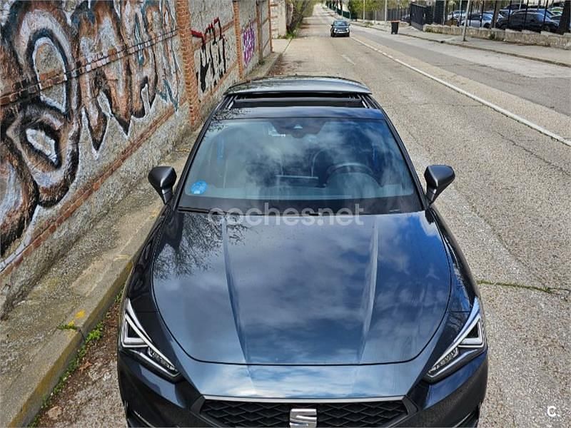 Usado Seat Leon FR 204 CV (150 kW) 2021 Gris / plata Berlina