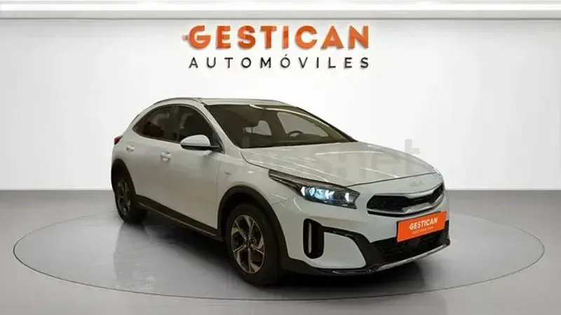 Usado Kia XCeed 120 CV (88 kW) 2023 Blanco SUV