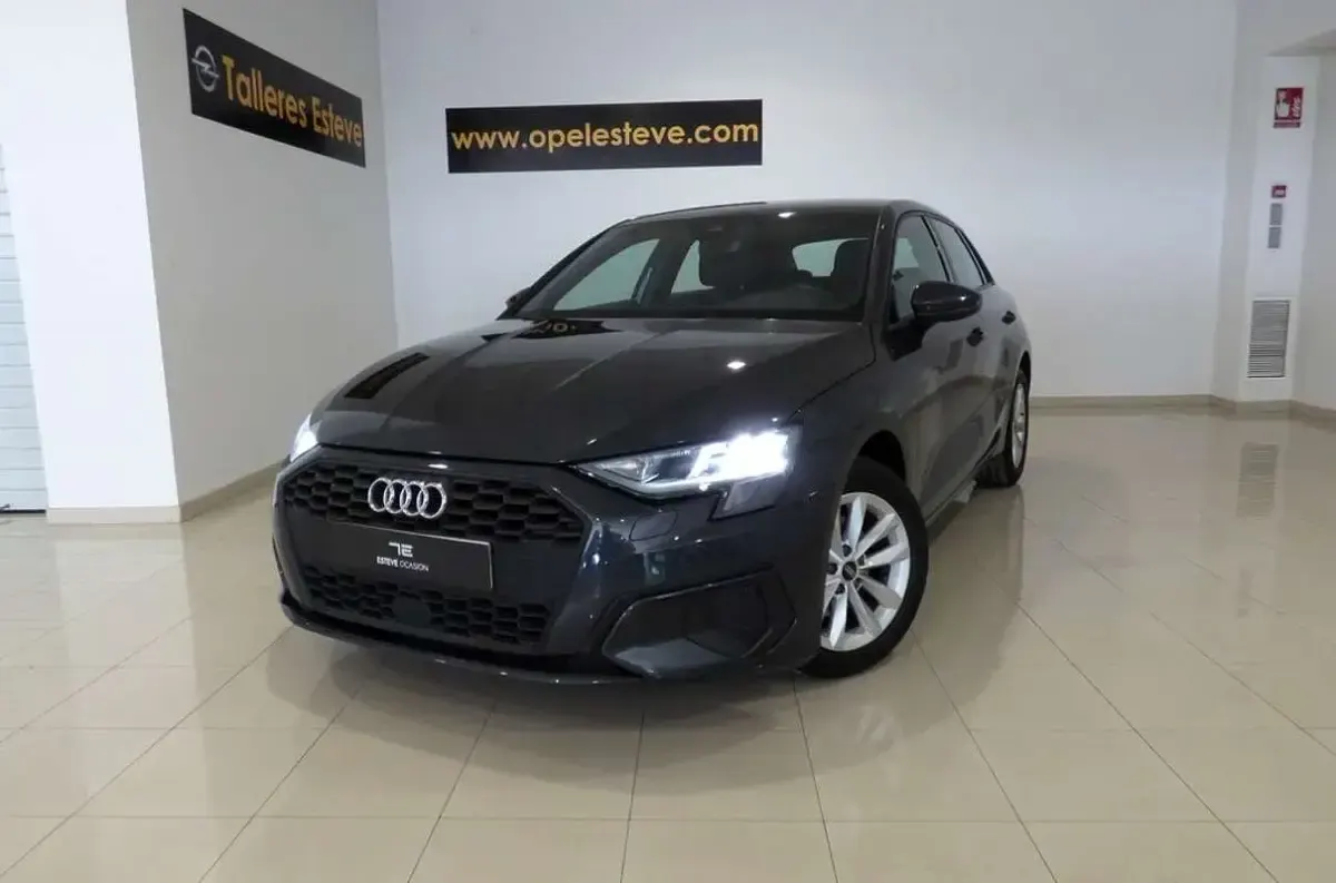 Usado Audi A3 Sportback S-Line 110 CV (80 kW) 2022 Gris Utilitario