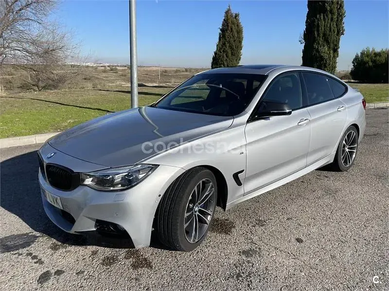 Usado BMW 330 Comfort Edition 252 CV (185 kW) 2018 Gris / plata Berlina
