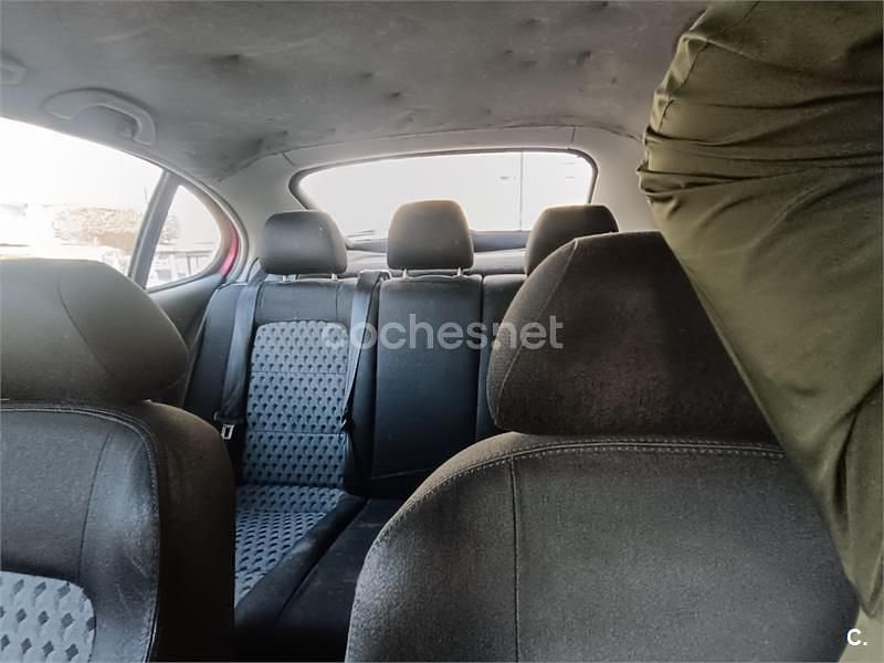 Usado Seat Leon Sport 150 CV (110 kW) 2001 Rojo Berlina