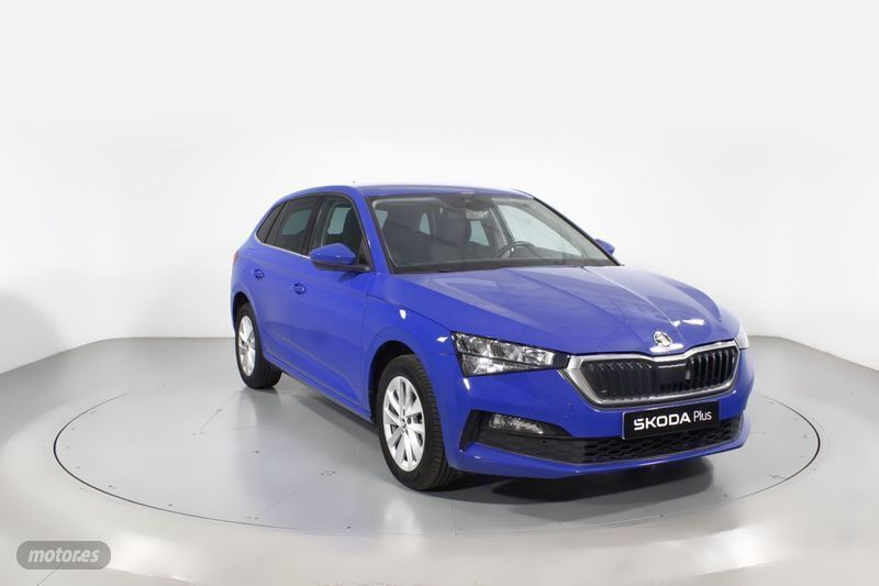 Azul Usado 2022 Skoda Scala Ambition Utilitario | 20.600 € (Un poco caro) - Imagen 1/4