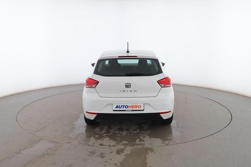 Usado Seat Ibiza Style 110 CV (80 kW) 2021 Blanco Utilitario