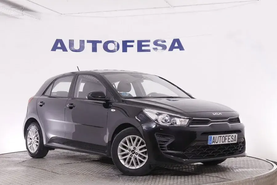 Usado Kia Rio 84 CV (61 kW) 2022 Negra