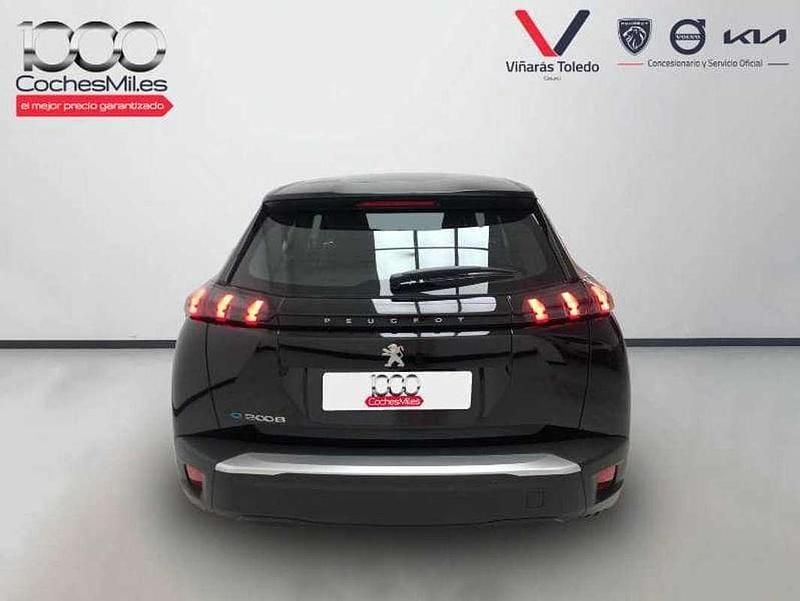 Usado Peugeot e-2008 Active 100 kW (136 CV) 2024 Negro SUV