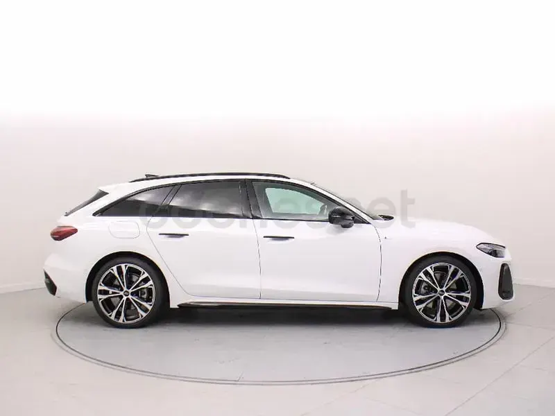 Usado Audi A5 Business 204 CV (150 kW) 2025 Blanco Familiar