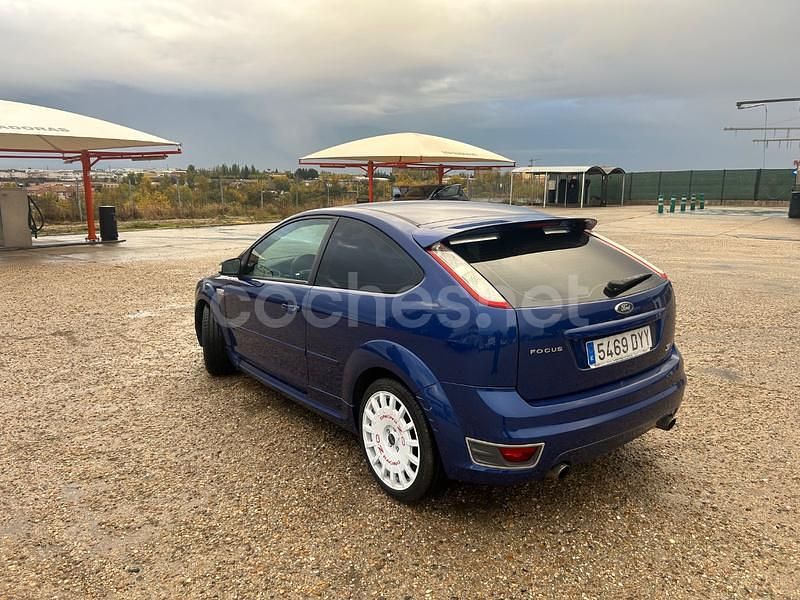 Usado Ford Focus ST 225 CV (165 kW) 2006 Azul Berlina