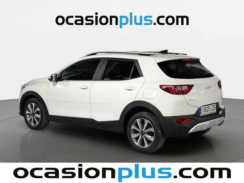 Usado Kia Stonic 84 CV (61 kW) 2022 Blanco SUV