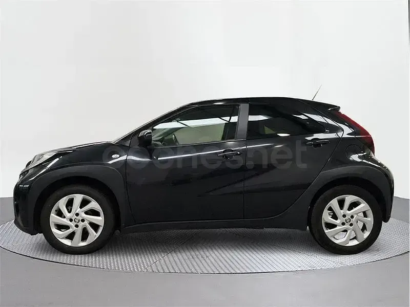 Usado Toyota Aygo X 72 CV (52 kW) 2024 Negro SUV