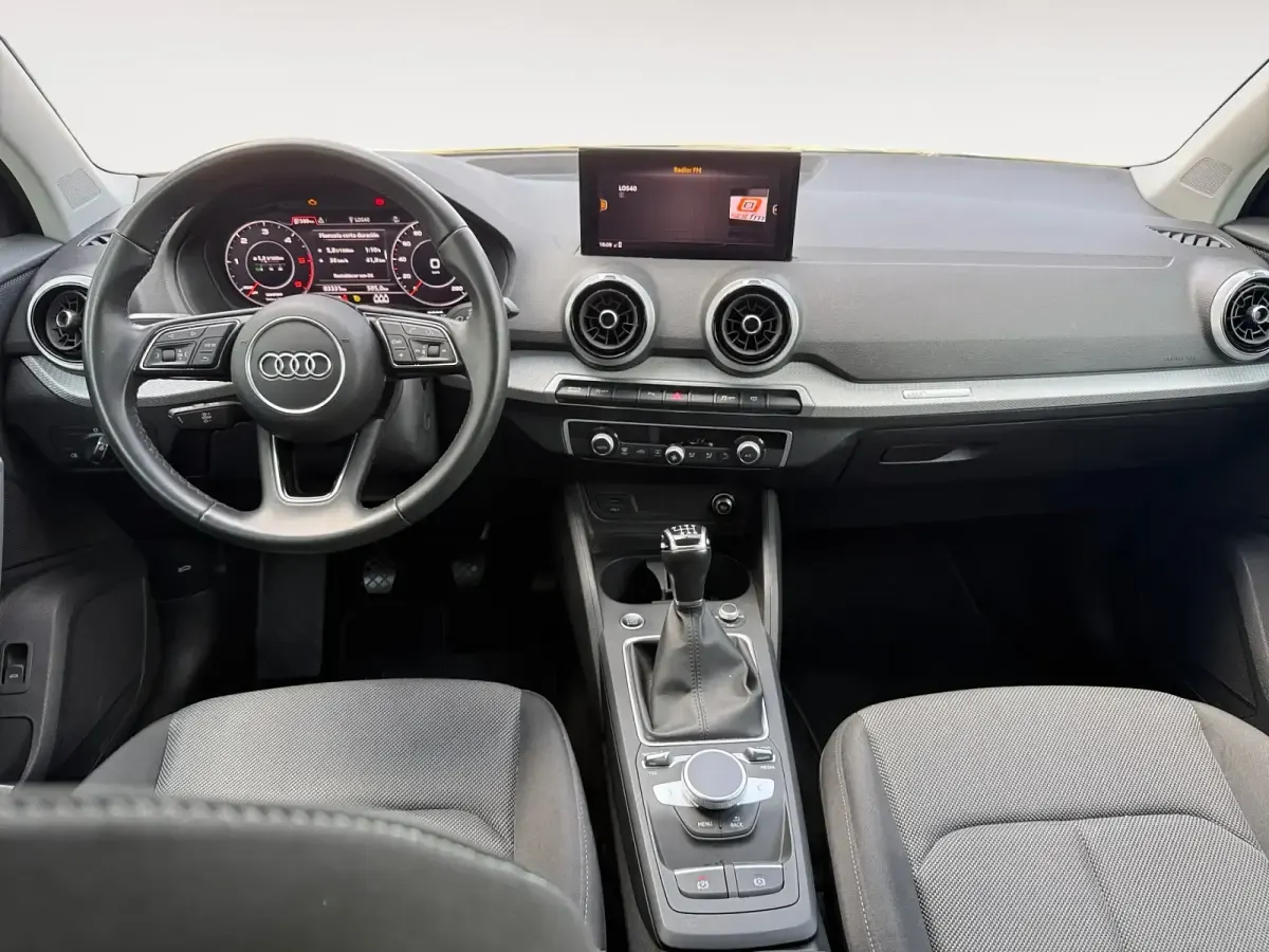 Usado Audi Q2 S-Line 116 CV (85 kW) 2022 Gris/plata SUV